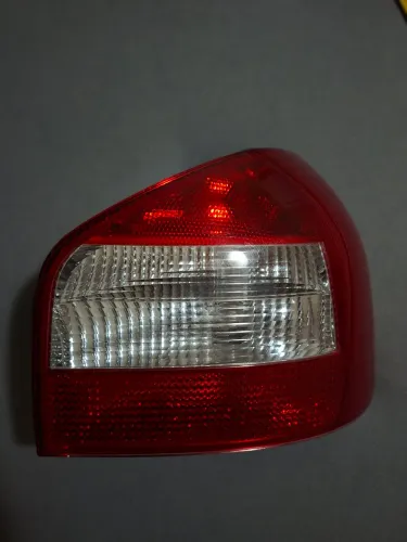 Lanterna Audi A3 2001, 2002, 2003, 2004, 2005, 2006 lado direito