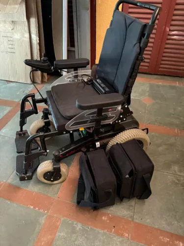 Vendo Cadeira de Rodas Motorizada Ottobock B400,