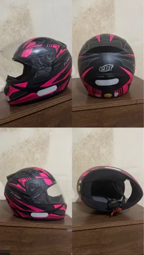 Vendo capacete TAM 58 usado poucas vezes, vendendo pq comprei outro.