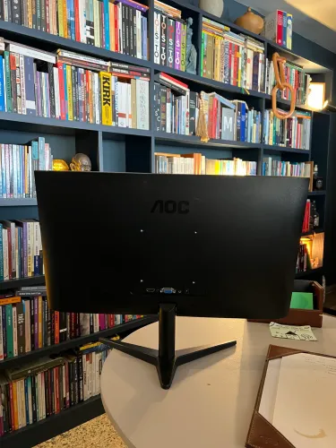 Monitor AOC 22 Polegadas