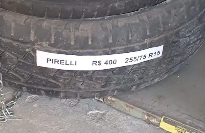 PNEU PIRELLI 255/75. R 15