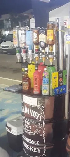 Carrinho de drinks com cooler imbutido 