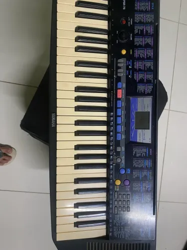 Teclado yamaha 400 reais