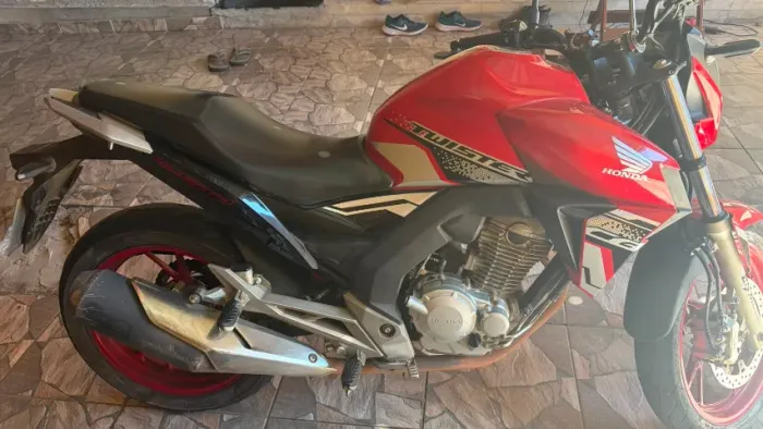 Honda CB TWISTTER 250 2021/2021 - Baixa KM, Revisada e Impecável