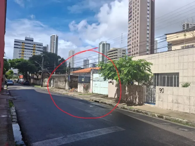Excelente terreno na Madalena com 335m², para construção civil e outros fins. Ótima local