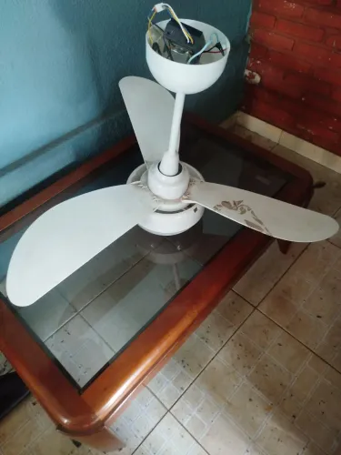 Ventilador de Teto Branco 3 Pás + Controle Remoto (110V)