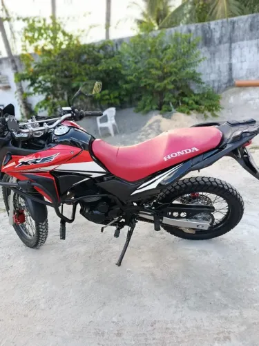 XRE 300 em perfeito estado
