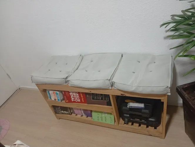 Disponível aparador, sapateira multiuso largura 1,20cm. Preço limite. Retirar no local 