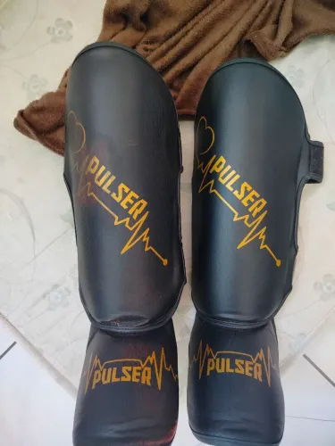 Caneleira de Muay Thai e Kickboxing 