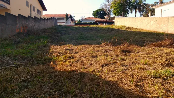 Ótima Oportunidade! Terreno 680m² em Águas de São Pedro (Centro) Excelente localização !