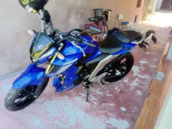 Fz25 2023 moto