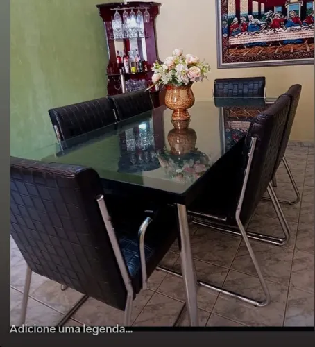 Mesa de jantar couro e vidro 6 lugares 