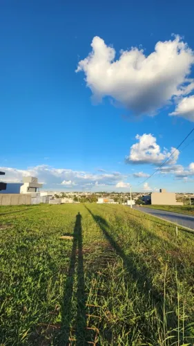 Lote 211m² Condomínio Jardins Versalhes Aparecida de Goiânia