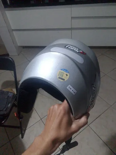 Capacete