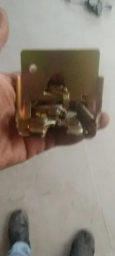 Fechadura da porta traseira do uno 