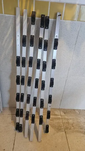 6 unidade haste cerca 25x25 1 metro com 6 isoladores 