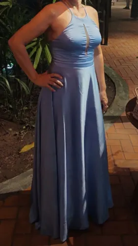 Vendo vestido semi-novo de festa belíssimo por apenas r$ 100 à vista no pix