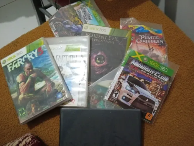 Jogos de Xbox 360: far cry 3, Transformes,rede faction,aventure time, residen evil 2 etc..