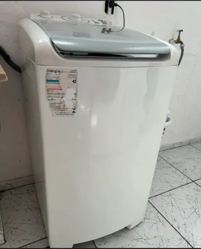 Vende se maquina de lavar roupa 8kg electrolux funcionando todas as funçoes..
