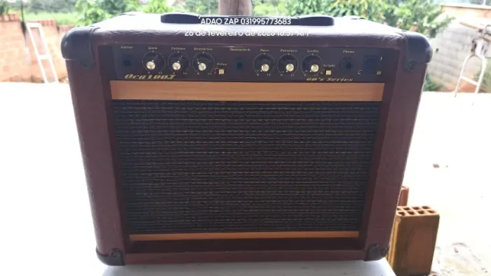 Amplificador De Guitarra/baixo Oneal Ocg 100 60's Series Marrom  127/220v