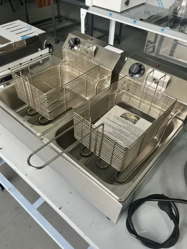 Fritadeira 2 cubas inox 220v nova 