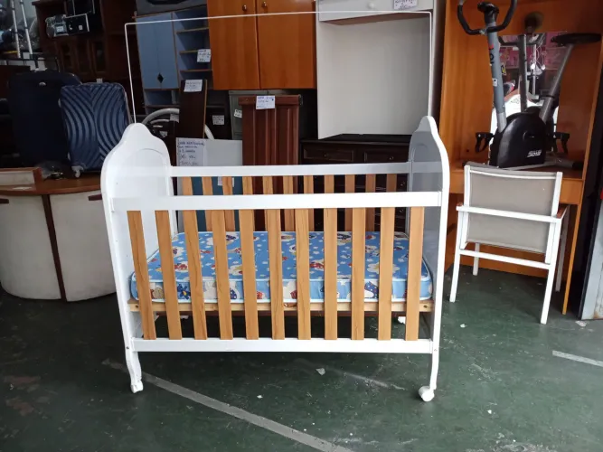 Berço Americano Branco em MDF