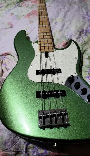 Baixo sire v7 marcus miller surf green