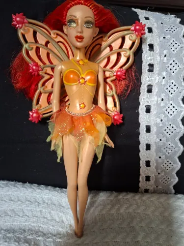 Barbie faytopia solar original asas original e roupa original.