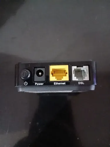 Modem de Internet ZTE ZXDSL 831 II V3