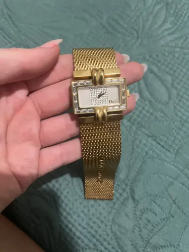 Relógio seminovo D&G elegância e conforto