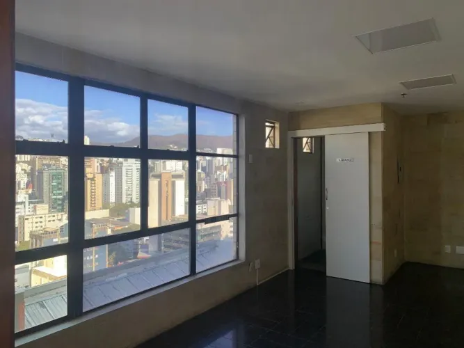 Aluguel de Sala Comercial em Belo Horizonte - Santa Efigênia: 2 Salas, 2 Banheiros, 74,48m