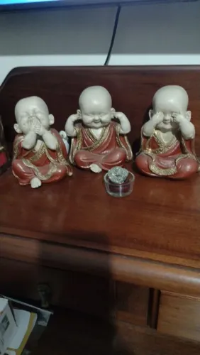 Conjunto de três Vidas em resina coloridos