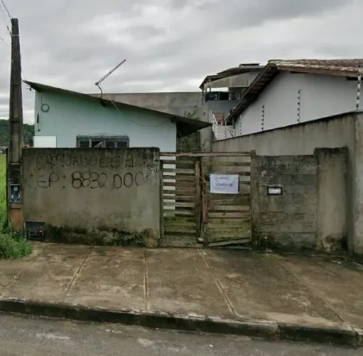 Casa 1 quarto com terreno 140m² - Pedra de Amolar - Ilhota