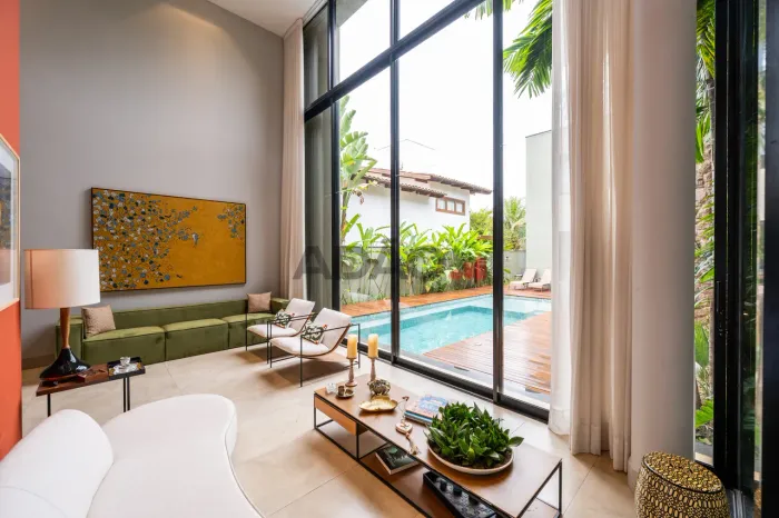 Casa Térrea Imponente no Jardins Milão