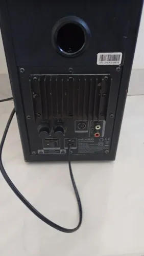 Interface de áudio, monitor microlab, caixa acústica para violão 