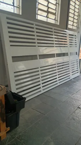 Portão de Garagem,de Alumínio