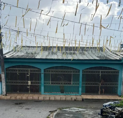 VENDO CASA COM 3 SUITES GLEBA 1 MARAMBAIA