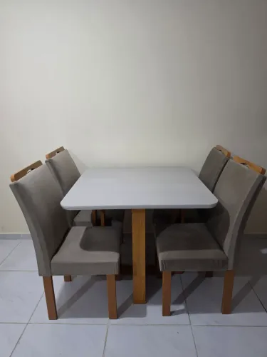 Mesa tampo de vidro 95x95 4 cadeiras