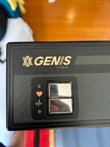 Esteira Genis GT-1000 seminova