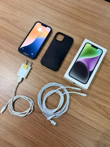 iPhone 14 256GB em ótimo estado com caixa e acessórios