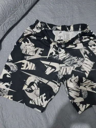 Bermuda Nike original tamanho 'M'