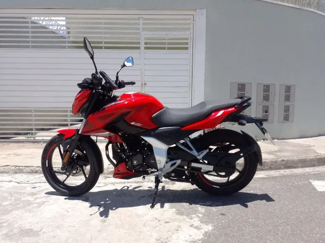 Bajaj semi nova
