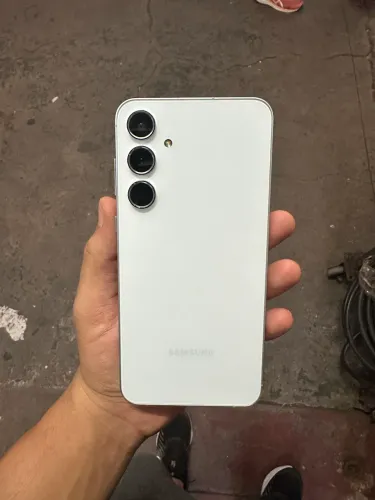 Samsung Galaxy A55 128GB Branco - Excelente Estado