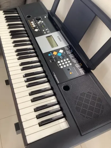 Teclado YAMAHA PSR E223 