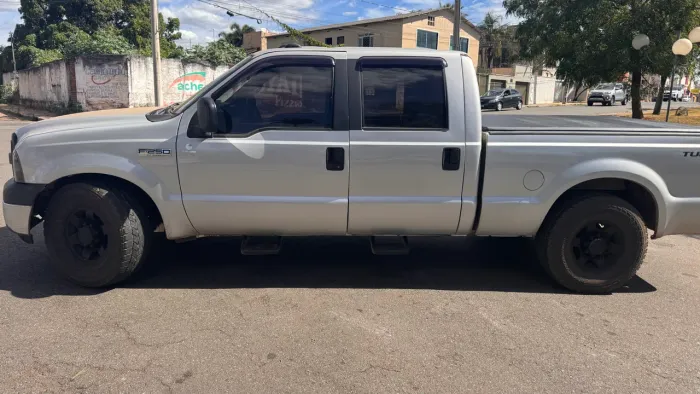 Ford F250 cabine dupla 2005 MWM 6 cil