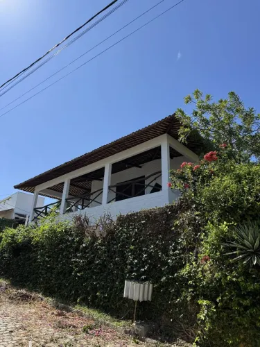 Casa duplex com vista pro mar e pra Lagoa Guarairas, em rua sem saida