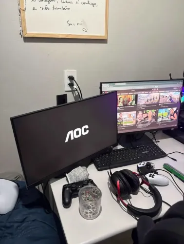 Monitor Gamer AOC Hero 180Hz 24? - Muito Conservado