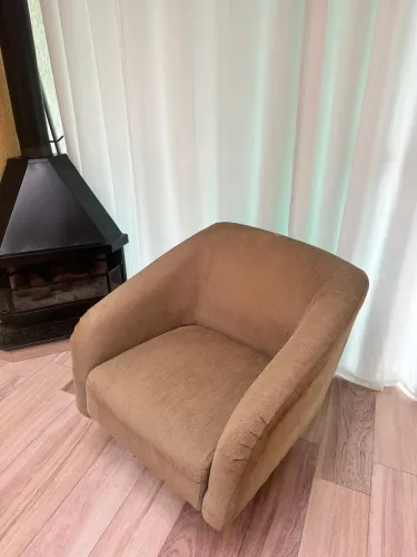 Poltrona Giratória moderna e confortável 