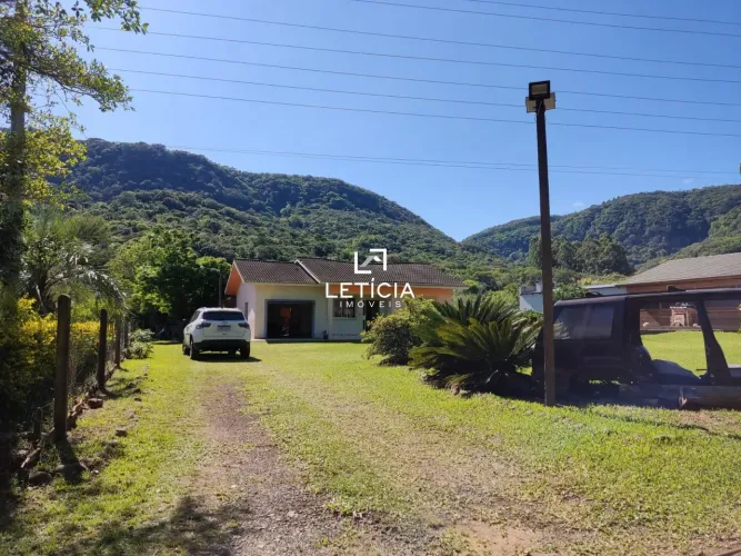 Chácara dos Sonhos: Pomar, Lavoura e Riacho em Palma! Casa com Piscina e Mata Na