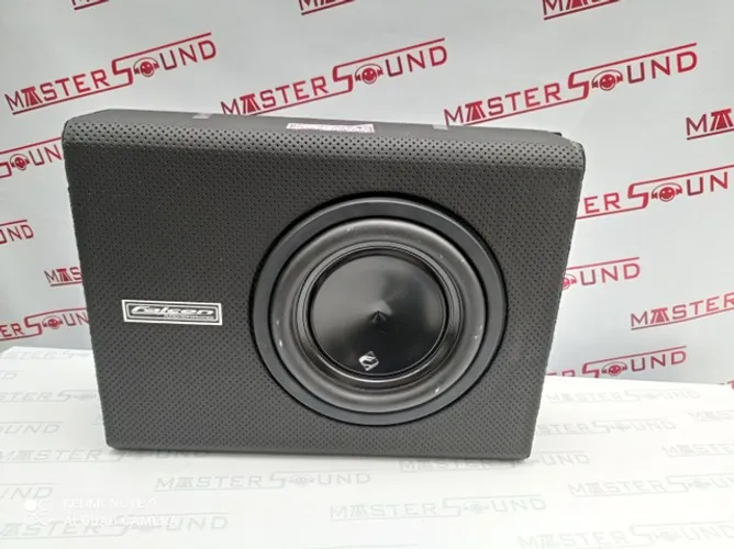 Box com sub.8". Falcon. Amplificada, slim, 200rms. Garanti. Novo. Instalado. 